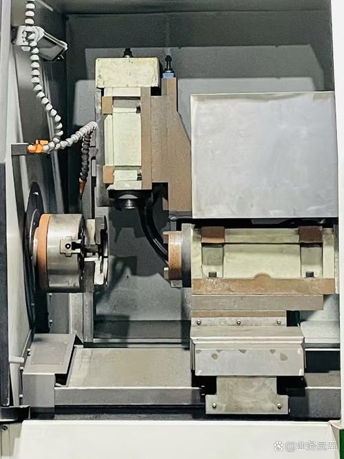 3套基本全新動(dòng)力頭,伺服分度卡盤(pán)出售 八寸液壓卡盤(pán)